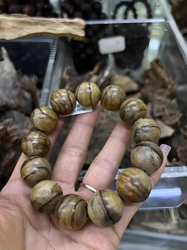 真正的海南沉香手串价格多少？