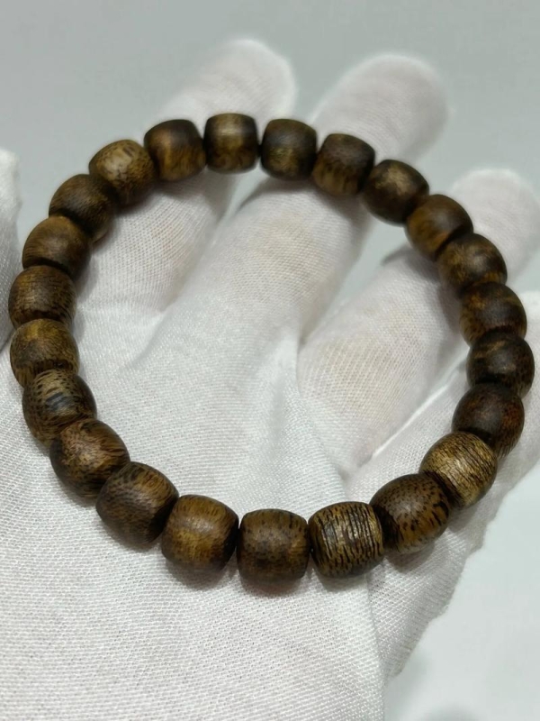 ‌奇楠沉香手串沉水吗？