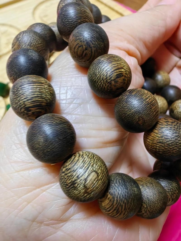 ‌沉香手串怎么辨别价格？